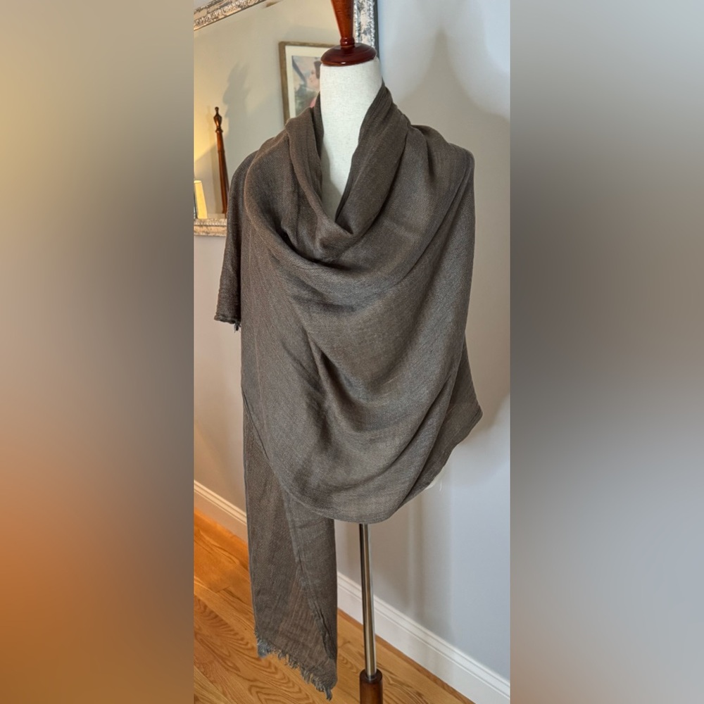Modena Large Scarf - Picture 6 of 7
